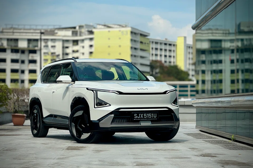 The EV5 looks deceptively large because the styling riffs heavily on Kia's own EV9, with the same slender lights, flat snout and chunky haunches.