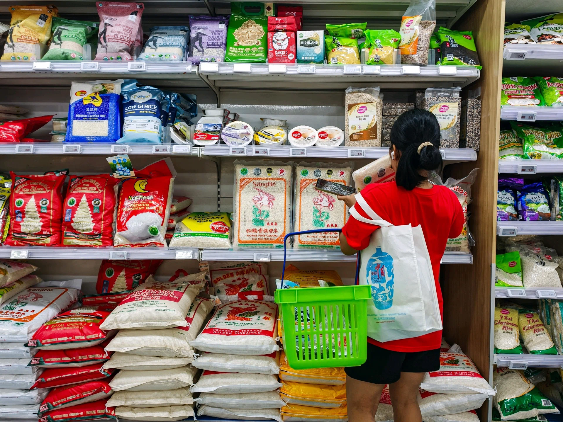 Singapore core inflation cools to 1.4% in April in benign surprise