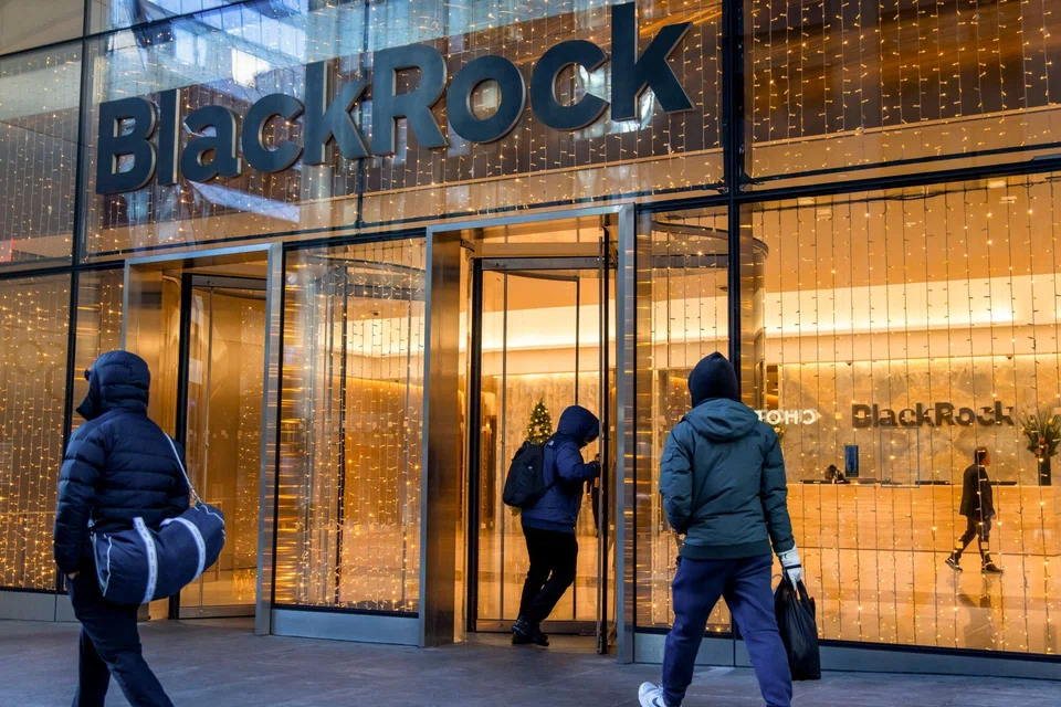 The additional pay perks reflect BlackRock’s commitment to private markets, as does a trio of recent acquisitions. 