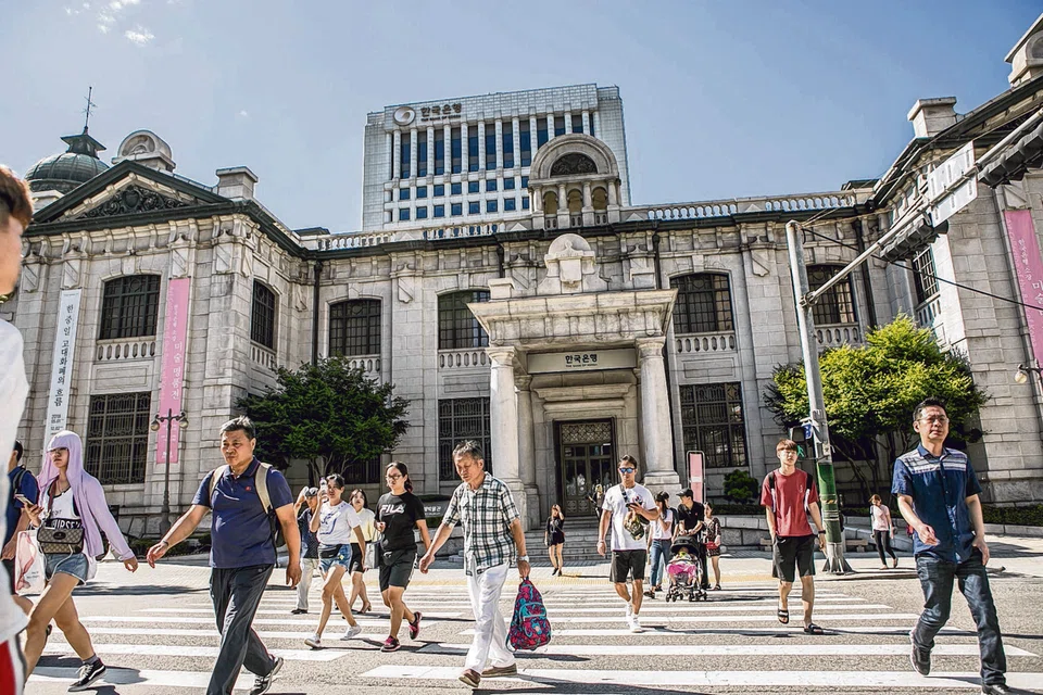 The Bank of Korea’s monetary policy board voted to keep its benchmark interest rate unchanged at 2.50 per cent.