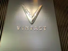 VinFast reported on Wednesday (Apr 17) a net loss of US$618.3 million in the first three months of this year, decreasing 12.3 per cent from the fourth quarter.