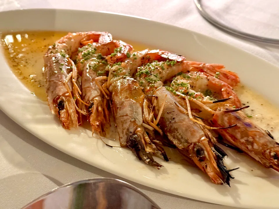 Grilled prawns in olive oil.