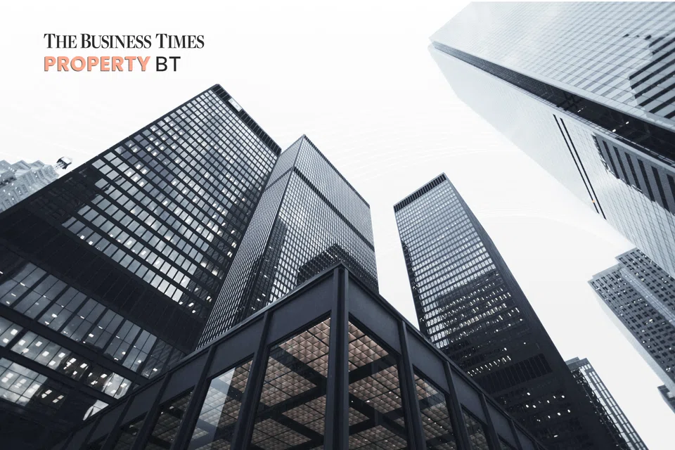 What are the risks posed by weaker economic growth and the adoption of remote working to the Singapore office market?