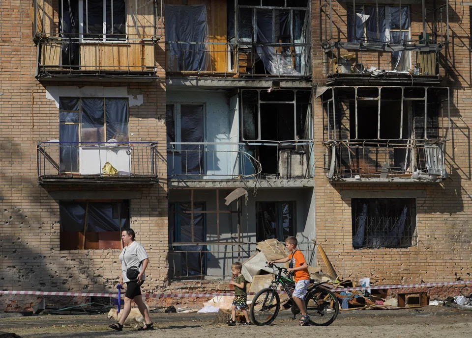 A building damaged by strikes, following Ukraine's incursion into Russia's Kursk region. Military experts are however sceptical that Kyiv’s latest bold move will fundamentally change the course of the war.