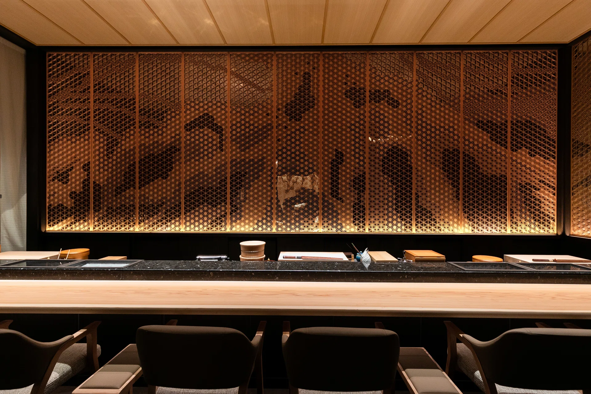 Sushi stalwart Aoki stages comeback with new restaurant, still serving ...