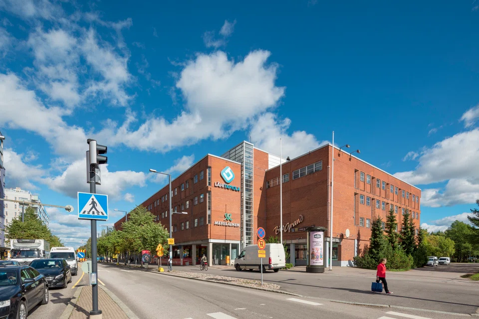 Stoneweg Group will become the Reit’s new sponsor following the transaction. 