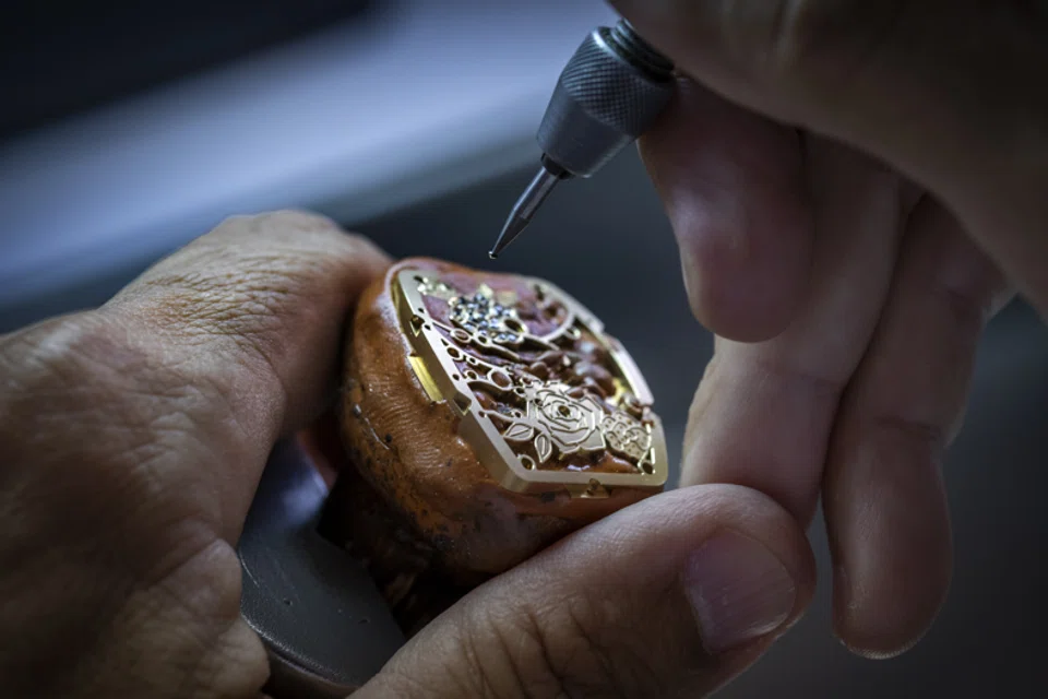 A behind-the-scenes look at the Vanguard Rose Skeleton Black Diamonds which is set with 422 black brilliant-cut diamonds.