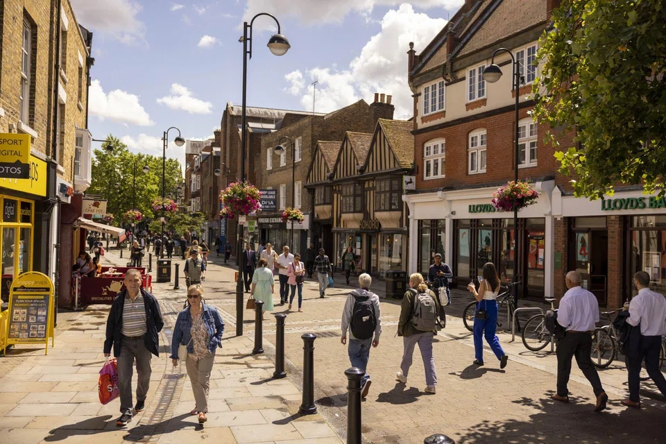 Business services, construction, hospitality and leisure are the most affected sectors. Small companies make up most of the companies closing down, yet larger businesses are starting to feel the pressure of higher rates and the inflation crisis.