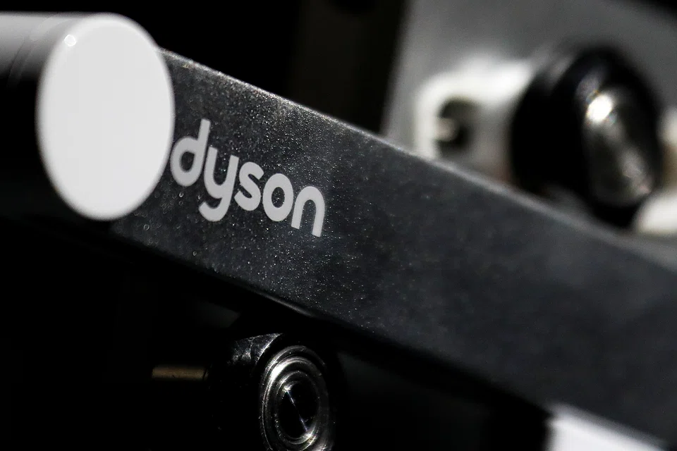 Dyson was criticised by the United Workers of Electronics and Electrical Industries for giving the labour union short notice of its retrenchment exercise.
