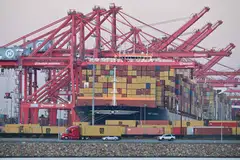 The ports of Los Angeles and Long Beach – known as the San Pedro Bay Port Complex – move around 20 million shipping containers’ worth of goods every year, with a value of over US$300 billion.