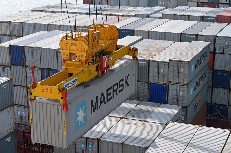 Singapore’s berthing times are averaging 12 to 36 hours because of vessel bunching and congestion, says liner Hapag-Lloyd.