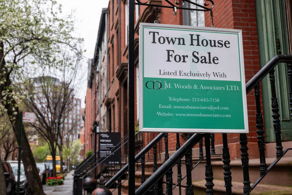 Manhattan’s real estate market is getting a boost from the stock boom and last year’s rich Wall Street bonuses.