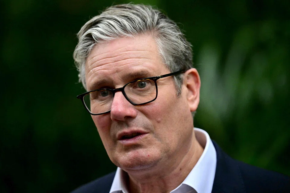 Keir Starmer’s supporters privately accused Health Secretary Wes Streeting of plotting to replace the prime minister, according to people familiar with the matter.