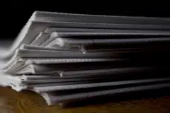 Even the big news organisations, such as the Washington Post, face economic problems and end up being financially dependent on the support of billionaires.