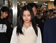 Vietnamese-Australian singer Hanni of the girl's group 'NewJeans' testified that she overheard a manager of another idol group linked to her parent agency instructing members of another girl group to spurn her.