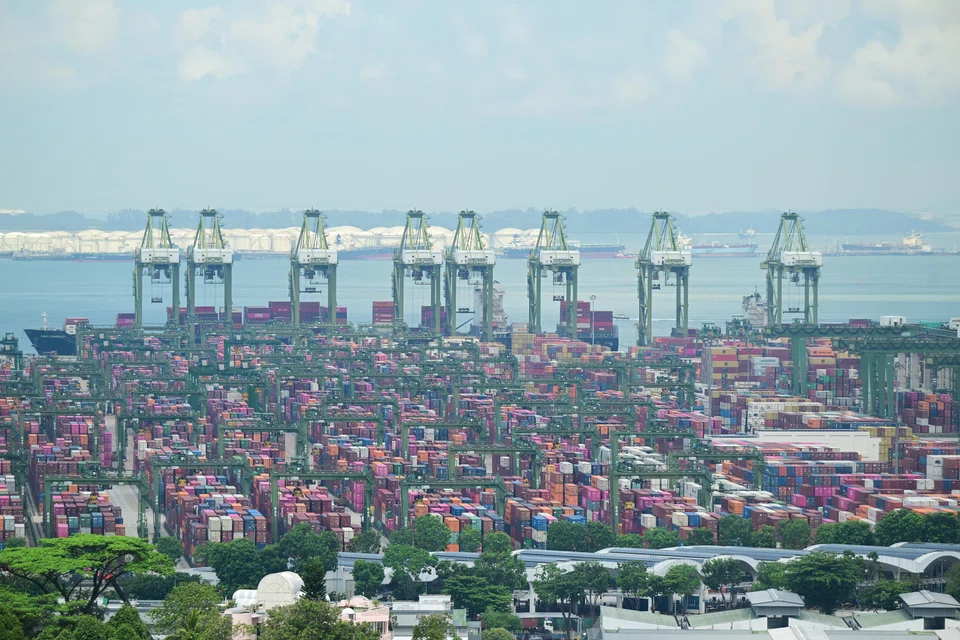 The increased demand on container handling in Singapore is a result of several container lines discharging more containers in Singapore as they forgo subsequent voyages to catch up on their next schedules.