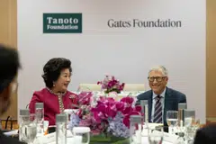 Tinah Bingei Tanoto (left), co-founder of Tanoto Foundation, and Bill Gates, co-founder of Gates Foundation, at the MOU signing. Their respective foundations are set to work on a nutrition partnership in Indonesia.