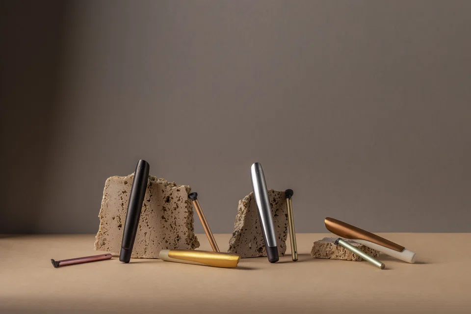 The Beem is a simple, yet clever product that fuses industrial design, science and acupressure principles to offer different mood experiences using interchangeable scent cartridges. 