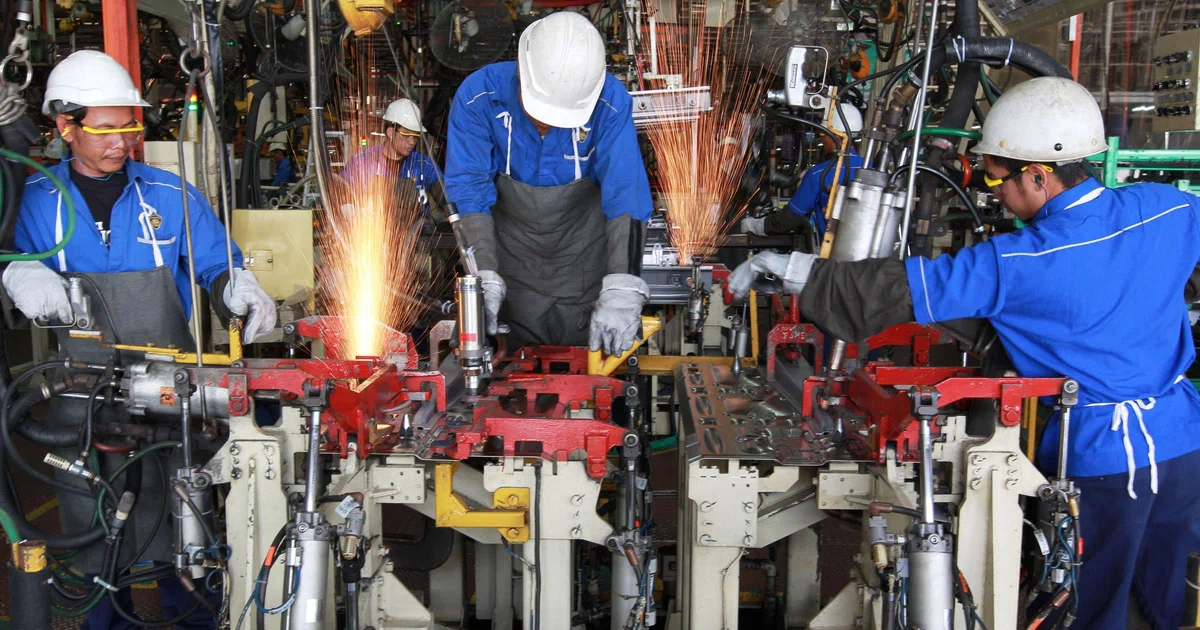 Indonesian parliament agrees higher severance benefits in new labour law