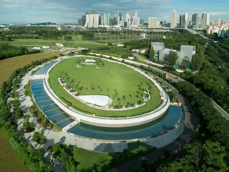 The Keppel Marina East Desalination Plant, located in Marina East, can can produce 137,000 cubic metres of fresh drinking water per day by treating seawater or rainwater drawn from Marina Reservoir. 