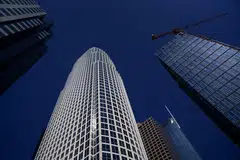 The office vacancy rate in downtown Los Angeles reaches a record 30 per cent in the first quarter, according to Savills, one of the highest of major US city centres. 
