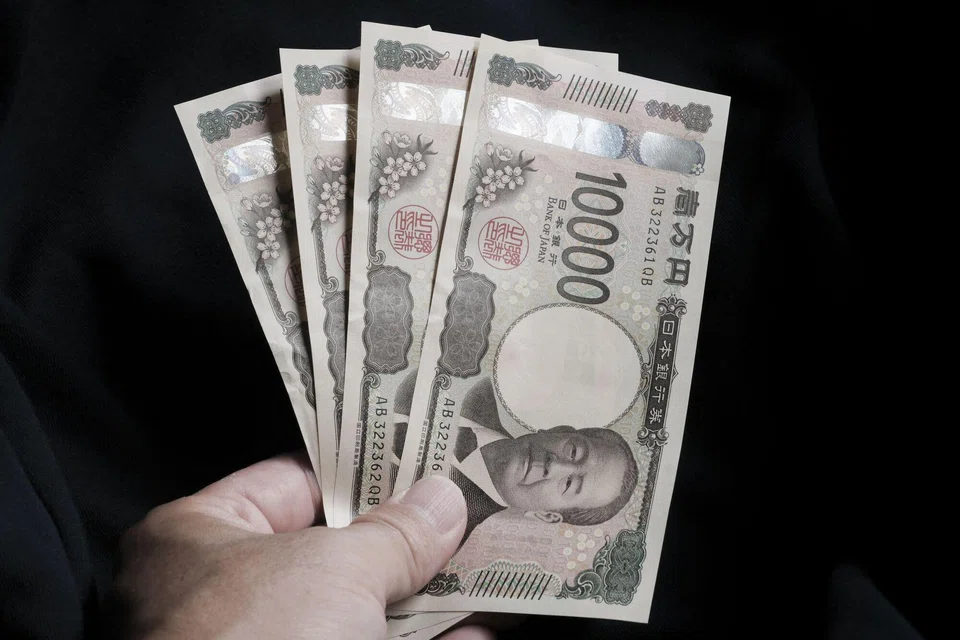 The government has set a new target of bringing minimum wages to 1,500 yen by the mid-2030s.