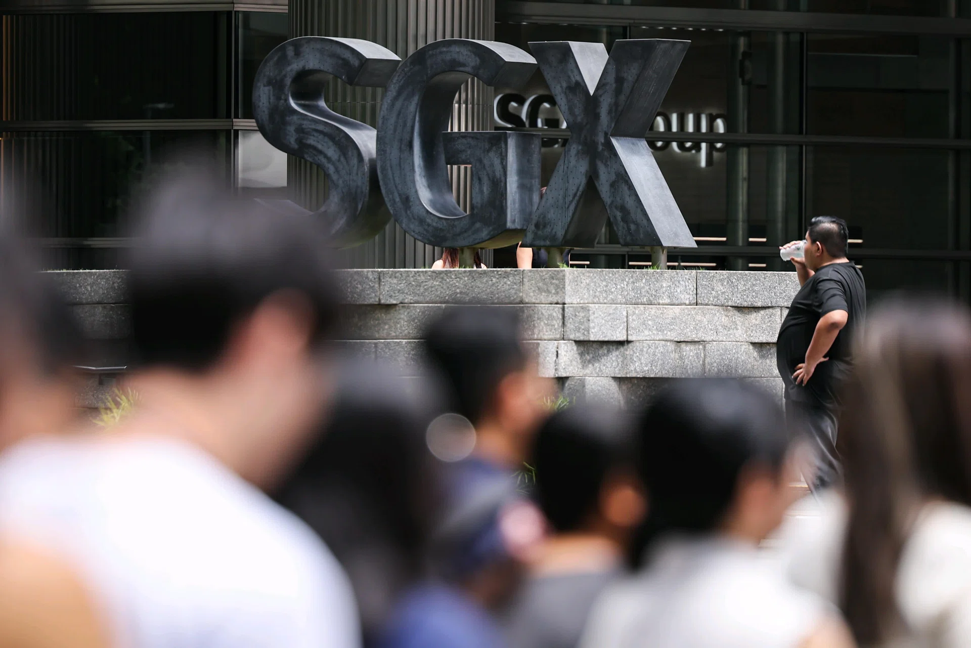 Singapore stocks close higher amid cautious Middle East outlook; STI up 0.4%