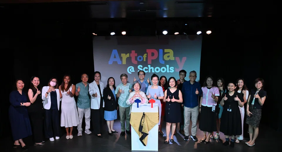 The donation was presented during non-profit arts organisation The Rice Company Limited’s 12th anniversary celebration at 10 Square on Mar 26.