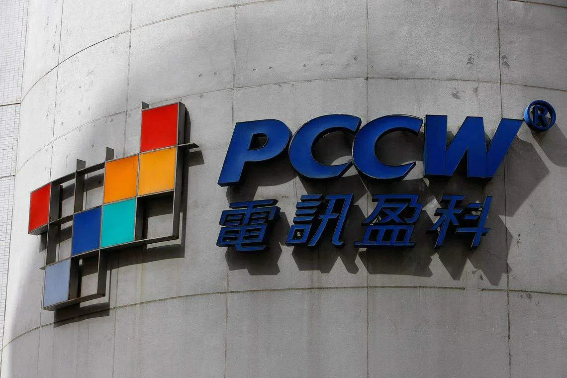 According to sources, PCCW is close to selling 40 per cent of its fibre unit to the Chinese state-owned conglomerate for US$850 million to US$900 million. 