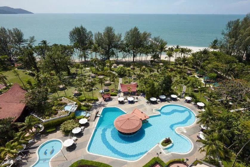 The Bayview Beach Resort Penang, fronting the Batu Ferringhi beach, will be rebranded as Ascott Batu Ferringhi Penang, marking the flagship Ascott brand’s first beachfront resort in Malaysia. 