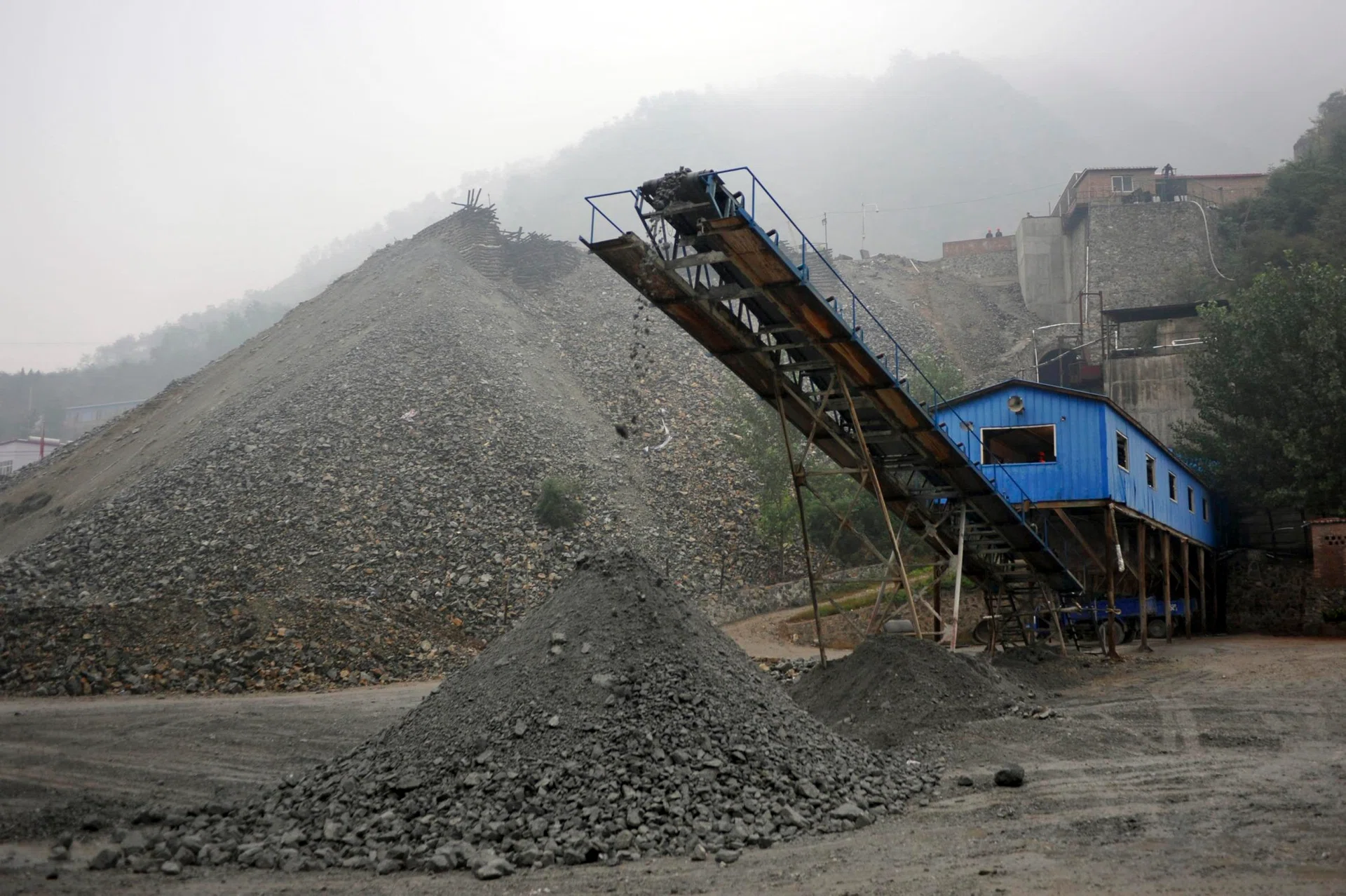 US asks allies to step up measures on Chinese minerals