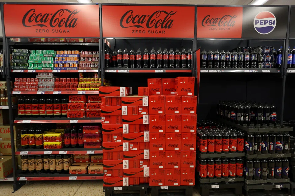 Coca-Cola’s fourth-quarter comparable net revenue rose 4.2 per cent to US$11.40 billion, while analysts had expected it to drop 2.47 per cent to US$10.68 billion.