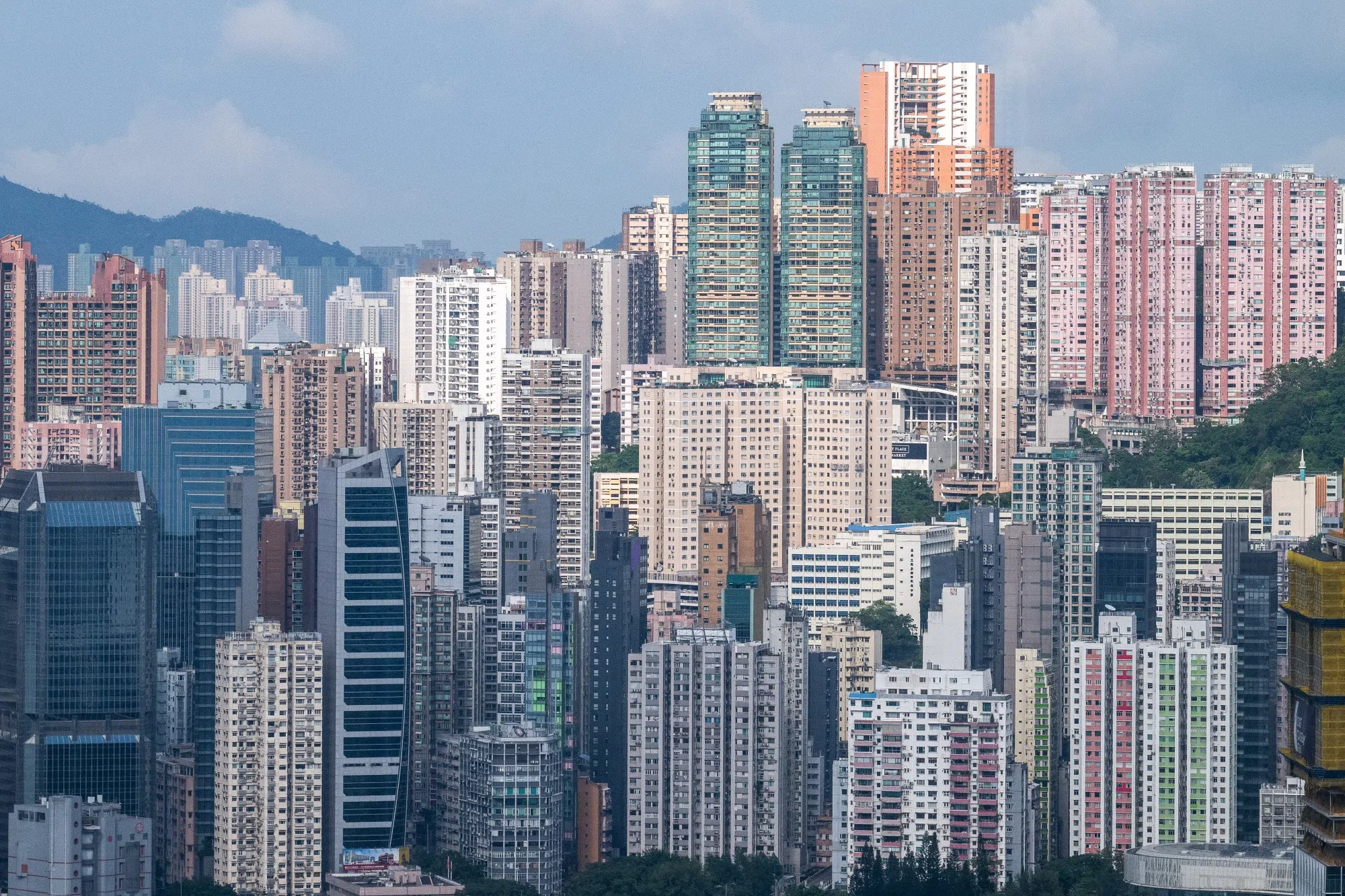 Hong Kong floats looser capital rules to woo mainland homebuyers - The ...