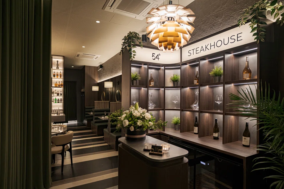 54⁰ Steakhouse's stylish interiors.