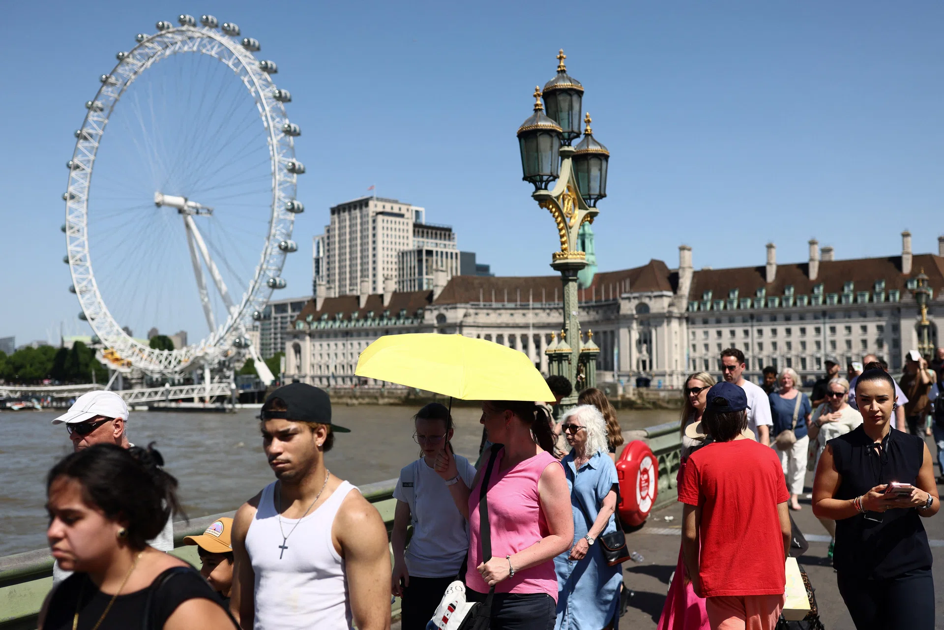 Banks including JPMorgan relax return-to-office rules amid Europe heatwave