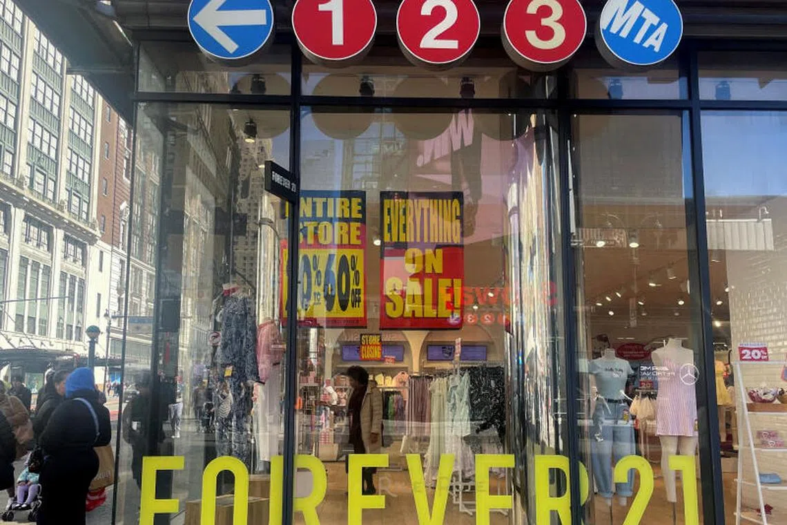 Forever 21 is back popping up in major Chinese cities in recent months with marketing events at music festivals and advertisements plastering train interiors on Shanghai’s metro.