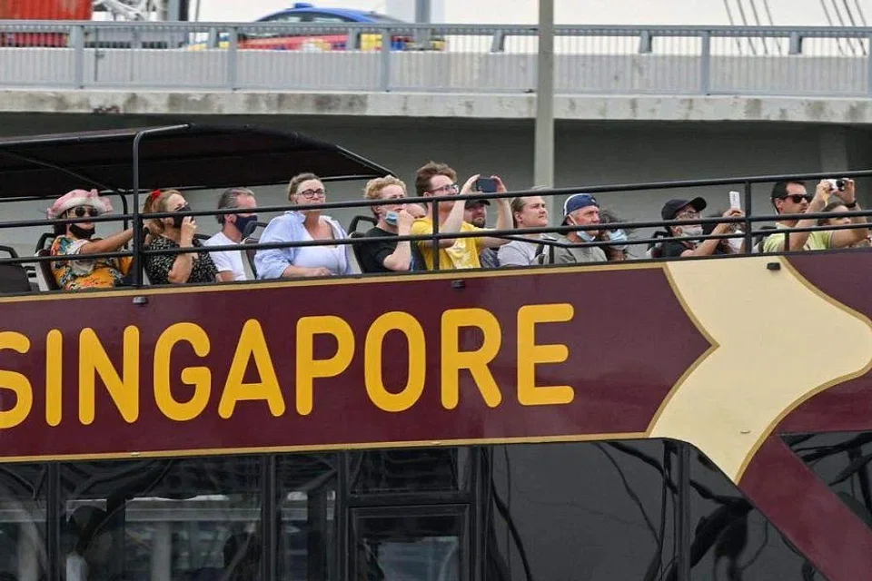 Indonesia, India, Malaysia and Australia continue to be the largest senders of tourists to Singapore in November. 