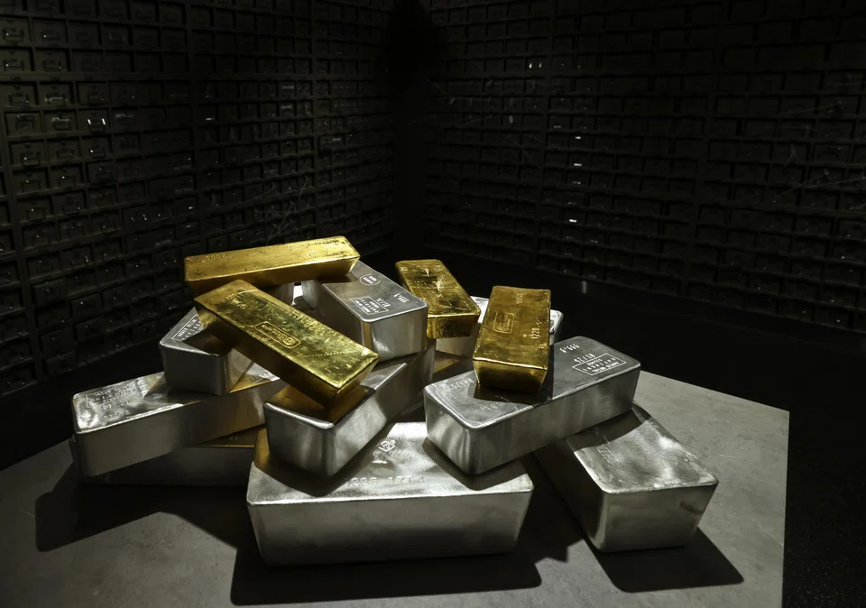 Global consumption of bars and coins reached around a quarter of total silver demand in 2025; the figure continues to climb.