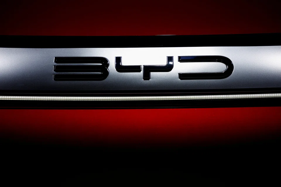 BYD estimated that net profit for the July-September quarter came in between 5.5 billion yuan to 5.9 billion yuan (S$1.08 billion to S$1.16 billion), or an increase of 333 per cent to 365.1 per cent from the same period a year earlier. 
