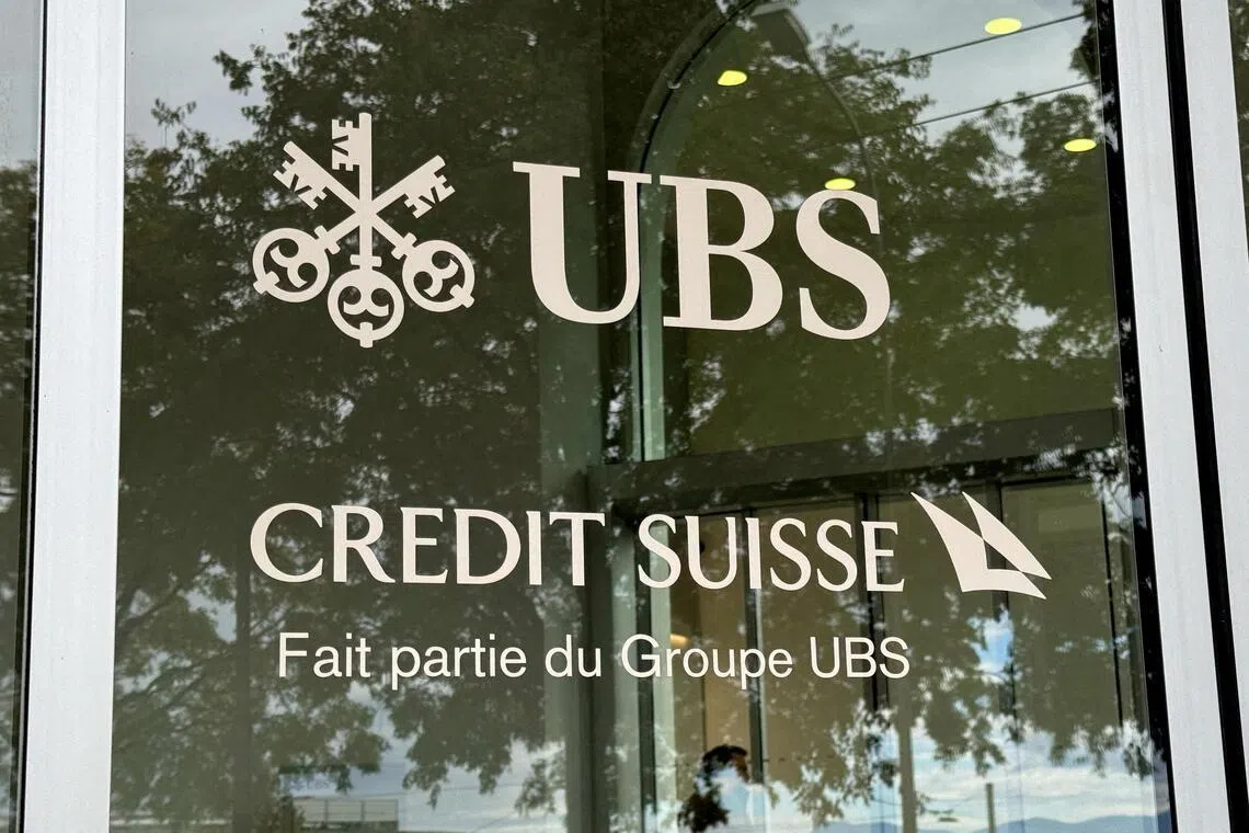 UBS did not confirm the figure but said it would keep job cuts in Switzerland and worldwide to a minimum.