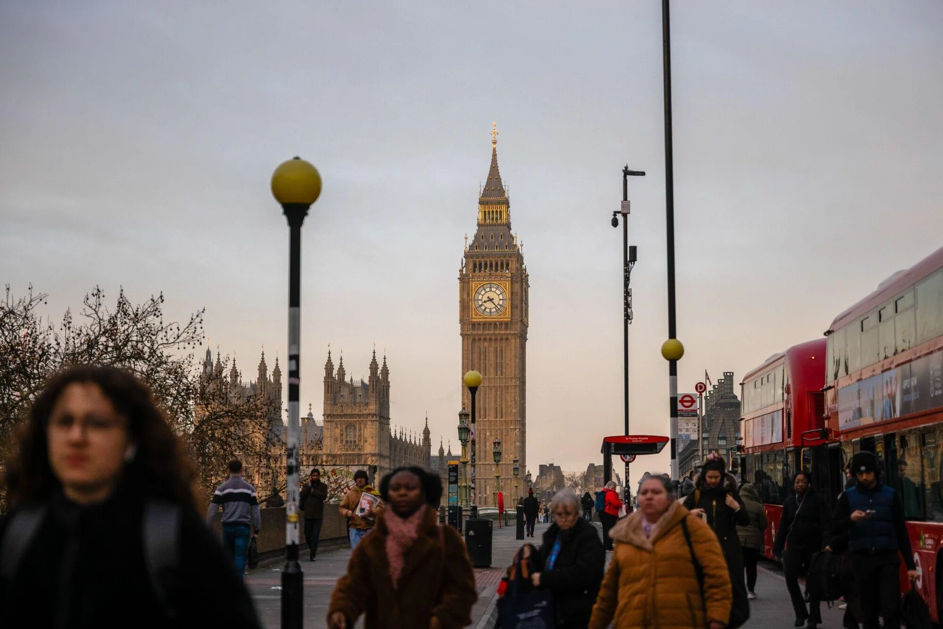‘We are ghosts’: Britain’s migrant workers who work the graveyard shift