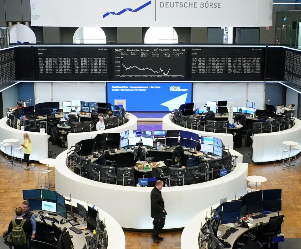 The Stoxx 600 falls 1.8% on a weekly basis, its third straight week in the red.