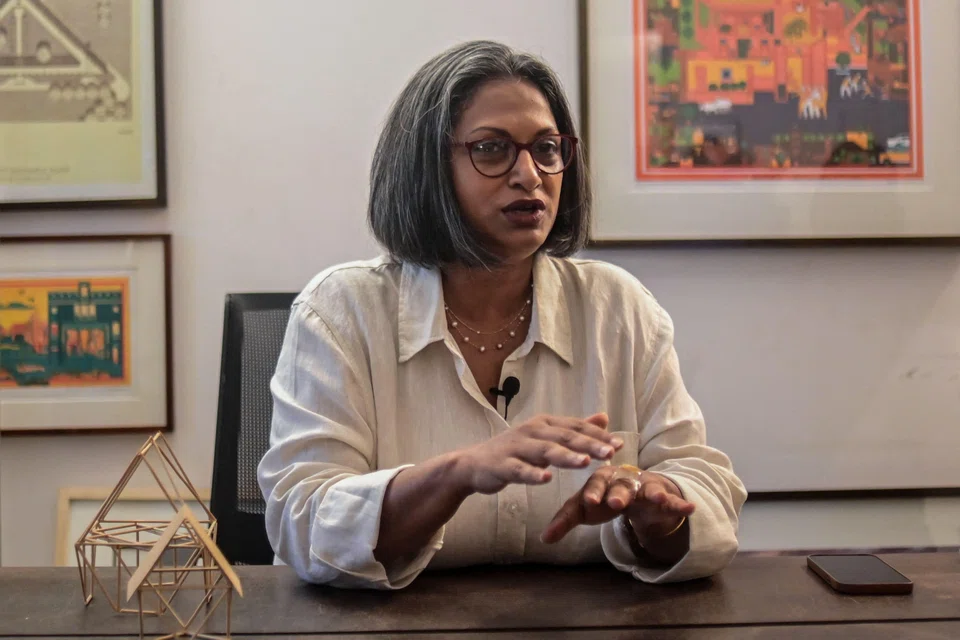 Winner of the Aga Khan Award for architecture for her design of the Bait-ur-Rouf Mosque in Dhaka, and designer of the country’s Independence Monument, Marina Tabassum developed prototype shelters to test them against flash flooding and storm winds.