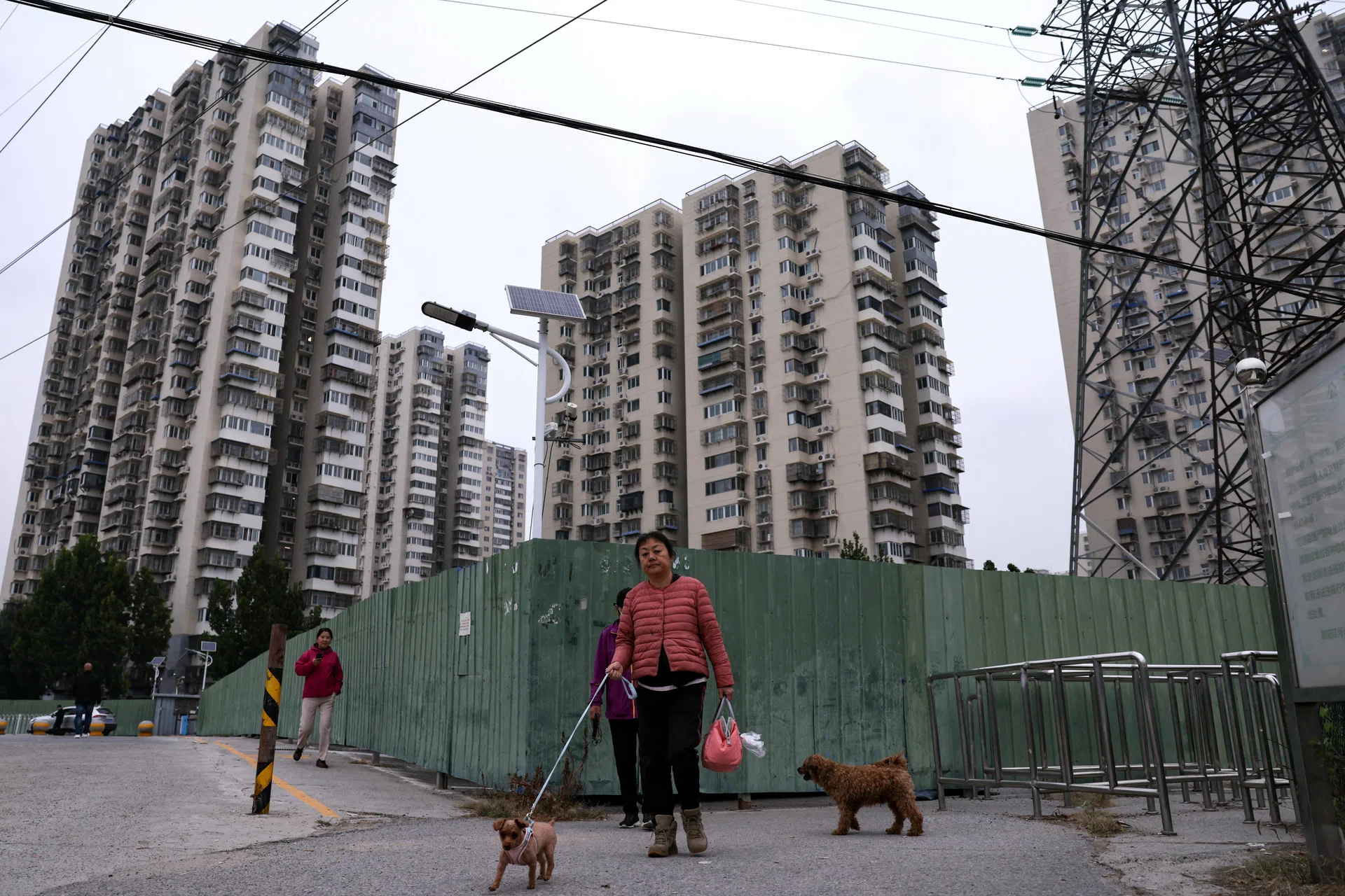 China home price slump eases in sign market is stabilising