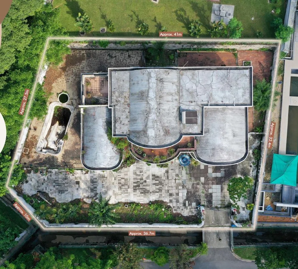 The guide price for the redevelopment plot translates to a land rate of about S$2,800 psf. 