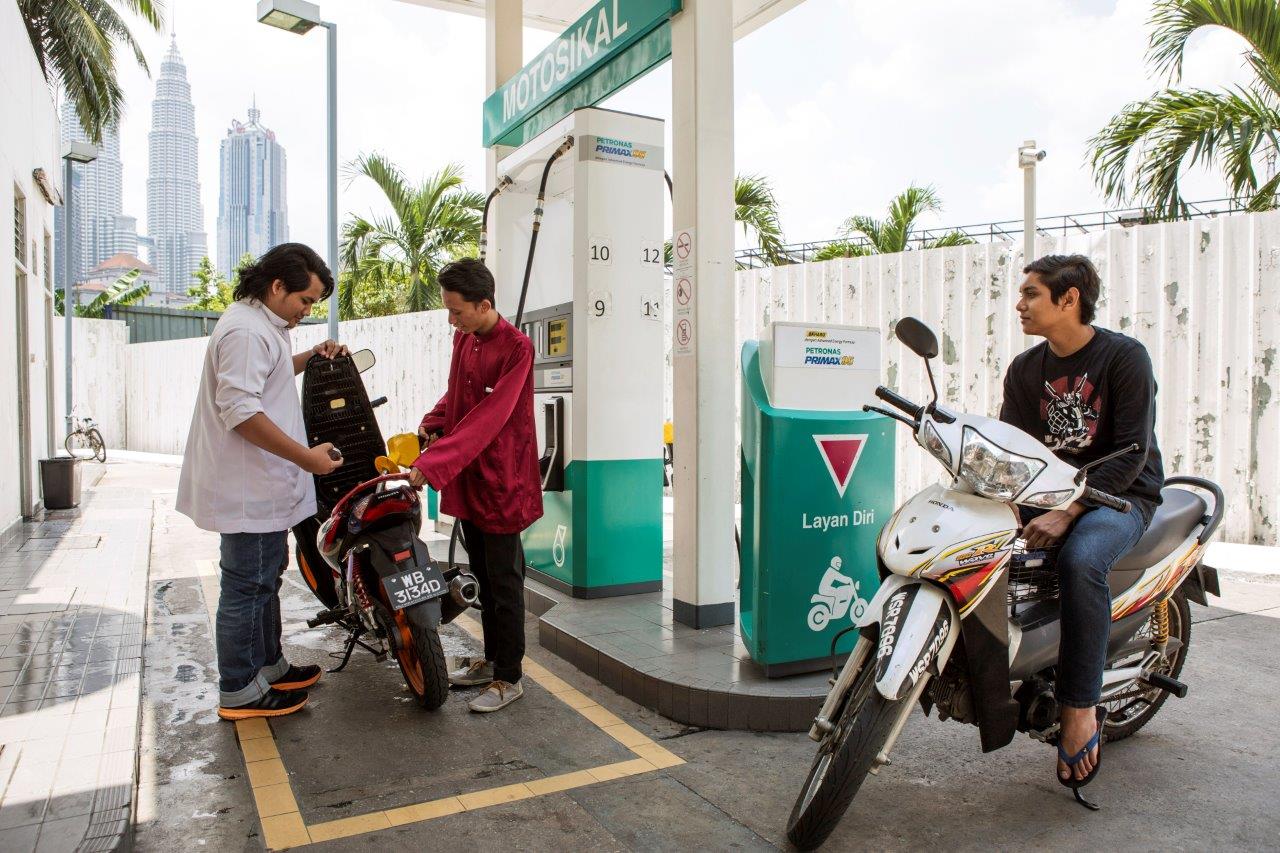 马来西亚支出显示削减燃料补贴刻不容缓