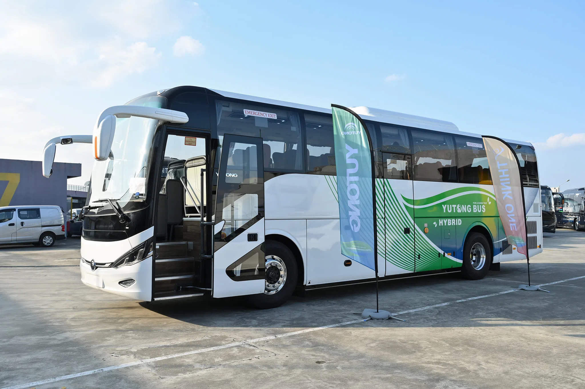 The Yutong C11H plug-in hybrid bus is an example of extended-range electric vehicle technology that is gaining ground in China.