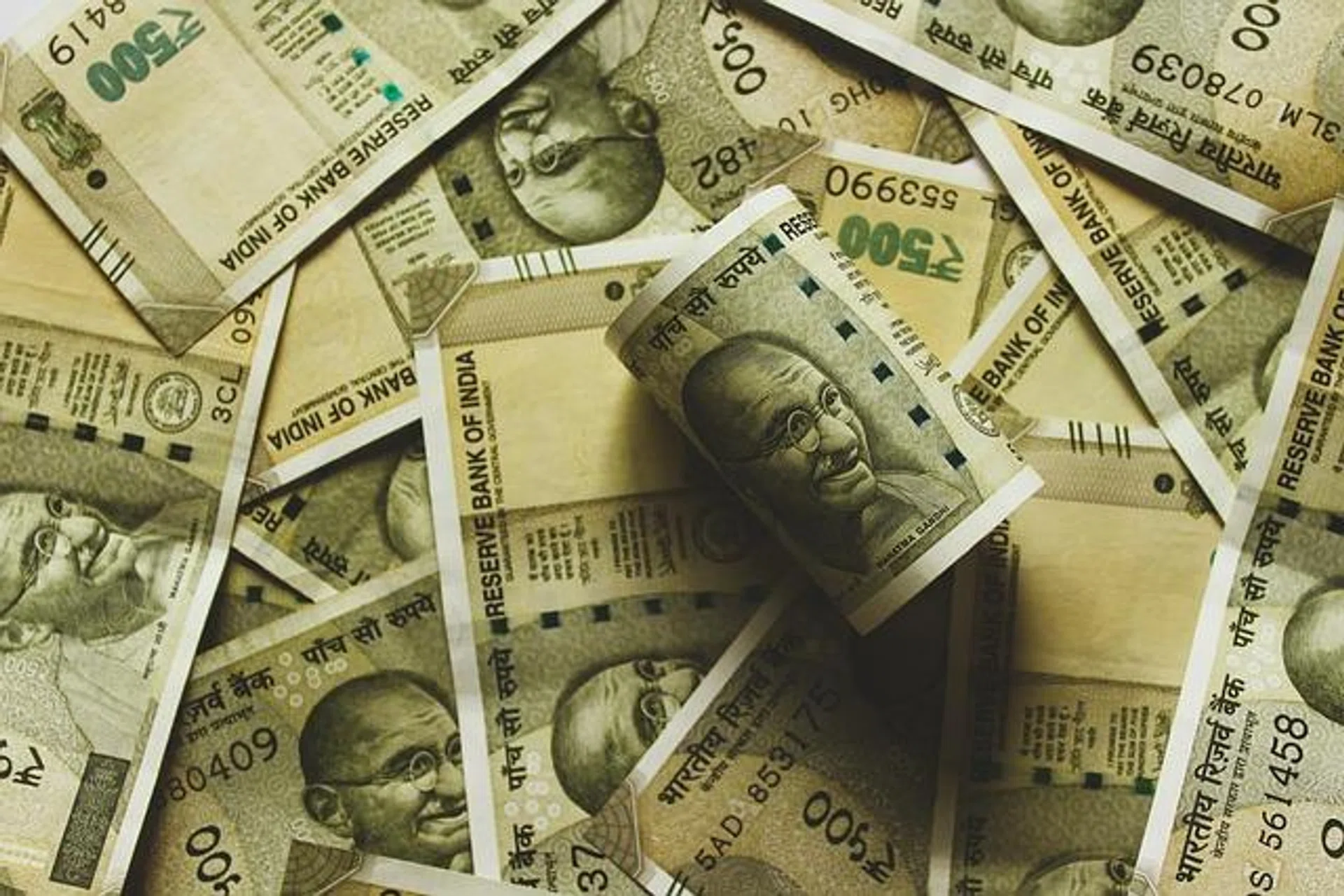 India's central bank sold US$6 billion in May to defend oil-hit rupee
