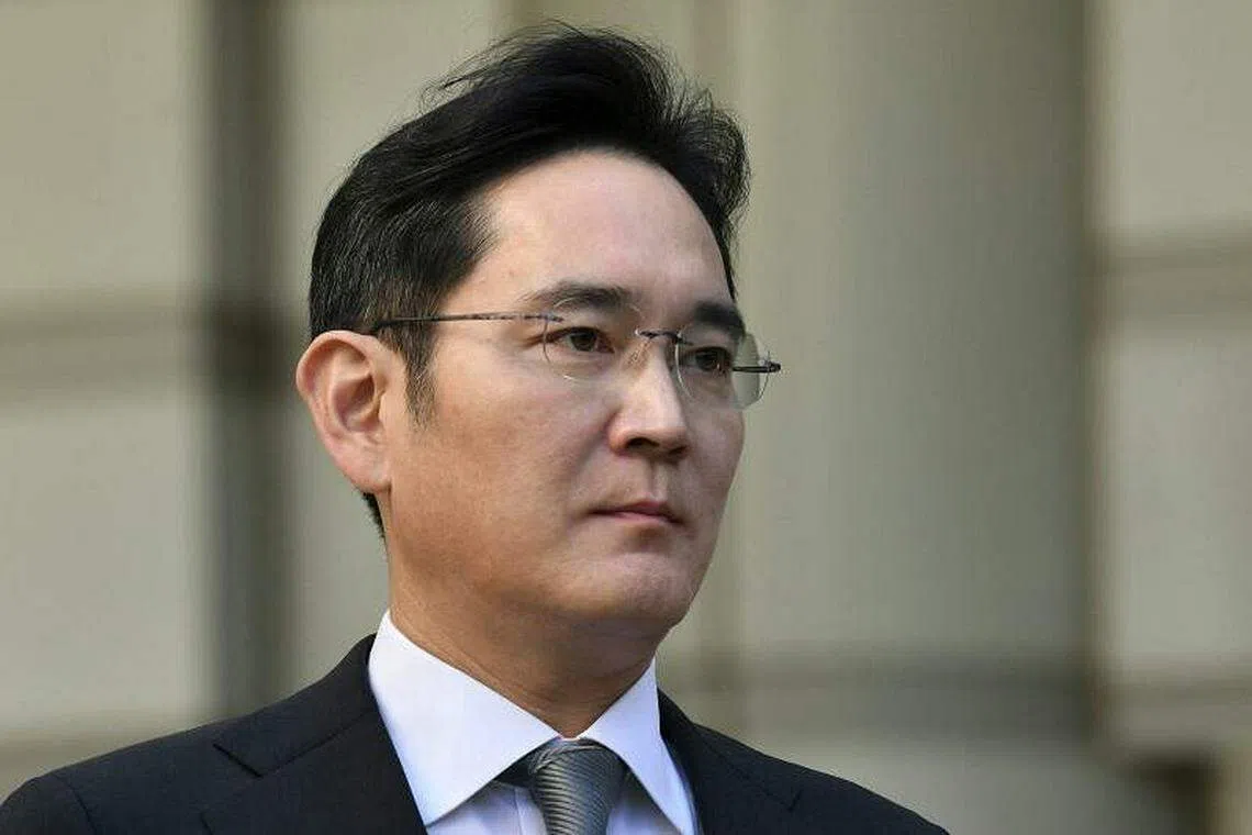 Korea's business leaders call on Moon to free jailed Samsung boss Lee