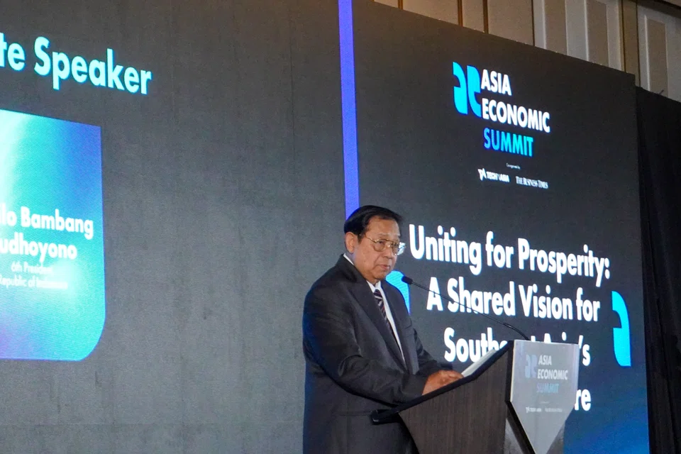 Indonesia's former president Susilo Bambang Yudhoyono urges South-east Asian nations to project a united and dependable front to international investors.